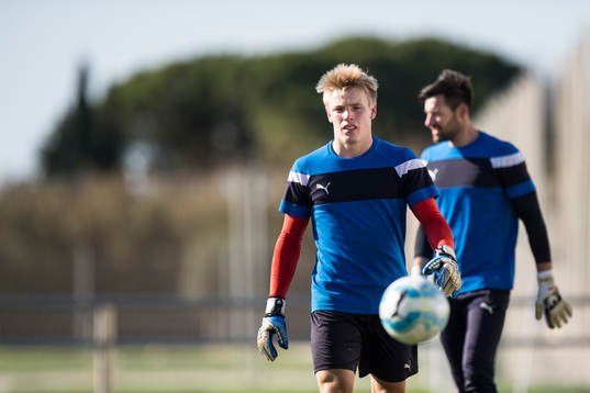 Halmstads målvakt Isak Pettersson och målvakt Stojan Lukic