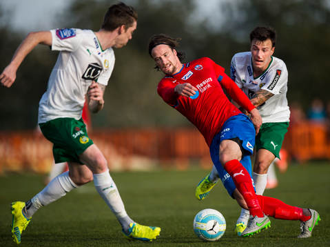 Helsingborgs Linus Hallenius mot Hammarbys Melker Hallberg