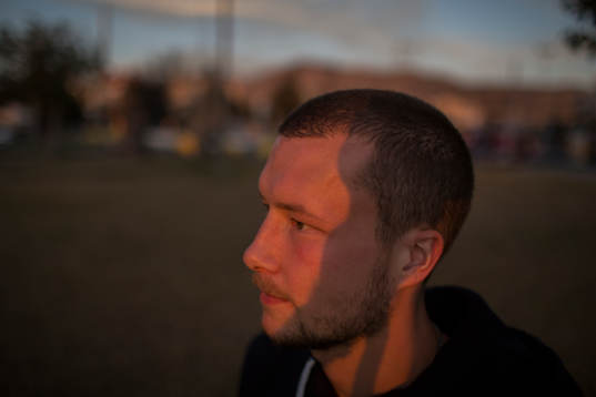 4 AEK Athens Jakob Johansson sitter i hamnen i Aten dagen