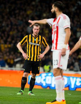 AEK Athens Jakob Johansson och Olympiakos Jimmy Durmaz