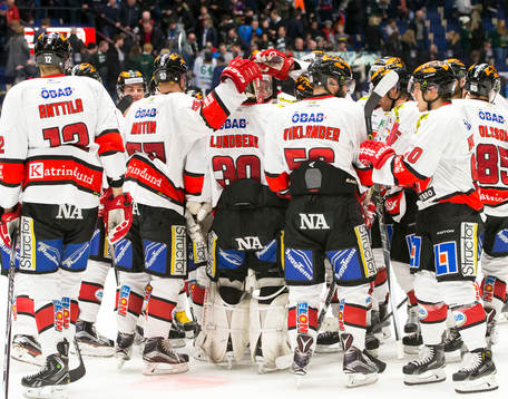 Örebros spelare jublar