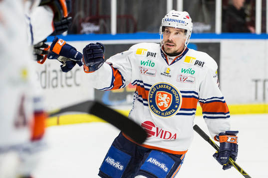 Växjös Teemu Laakso jublar