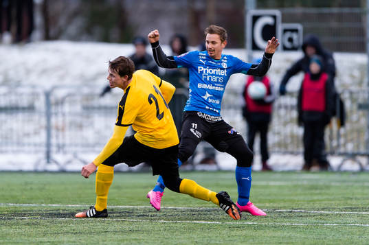 Frejs Philip Wiström och Halmstads Fredrik Olsson