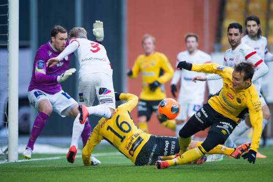 Kamp i Assyriskas straffområde med Elfsborgs Viktor