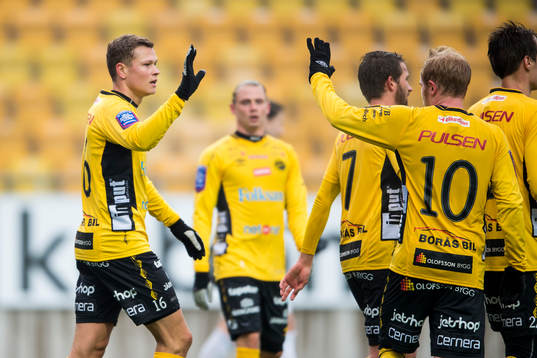 Elfsborgs Viktor Claesson jublar efter gjort mål på straff