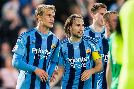 Djurgårdens Sebastian Andersson och Kevin Walker jublar