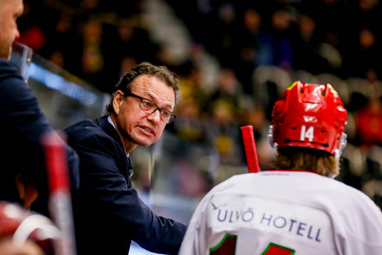 MoDos assisterande tränare Fredrik Olausson