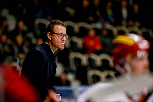 MoDos assisterande tränare Fredrik Olausson