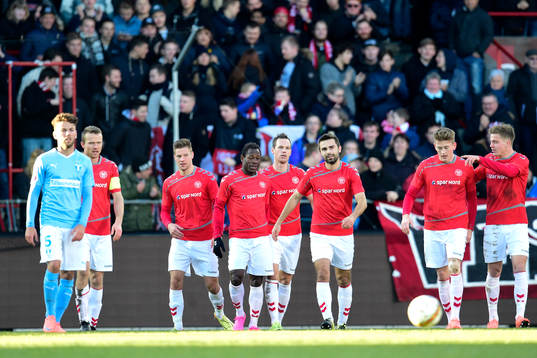 Ålborgs spelare jublar efter 3-0