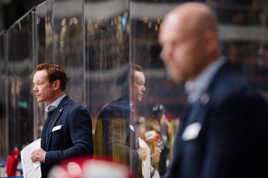 Almtunas tränare Henrik Eriksson och assisterande