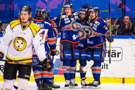 Växjös Gustav Rydahl, Ville Leino och Teemu Laakso jublar