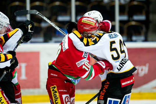 Modos Per-Åge Skröder och Skellefteås Anton Lindholm
