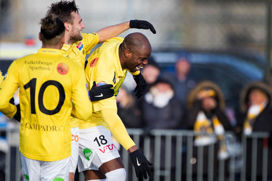 Falkenbergs Hakeem Araba jublar efter att ha gjort 1-1 i 94 minuten
