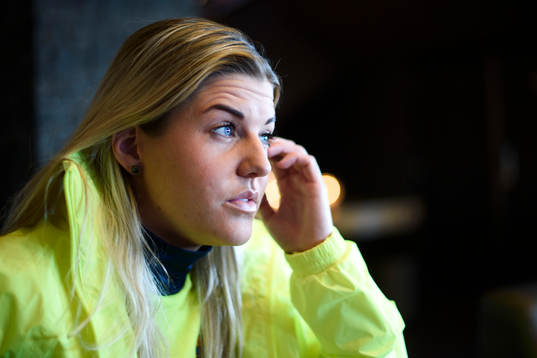 Sveriges Olivia Schough blir intervjuad innan en träning med det svenska damlandslaget i fotboll den 29 februari 2016 i Rotterdam.