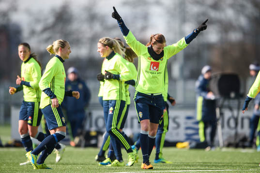 Sveriges Lotta Schelin jublar
