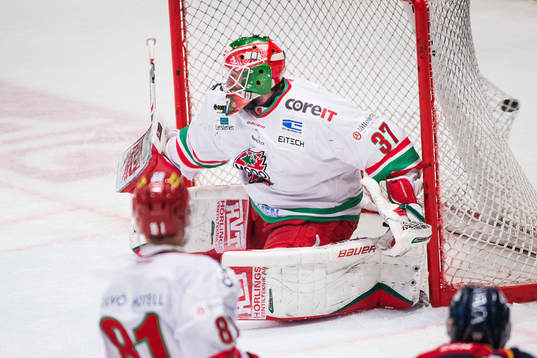 Modos målvakt Adam Reideborn släpper in 4-2