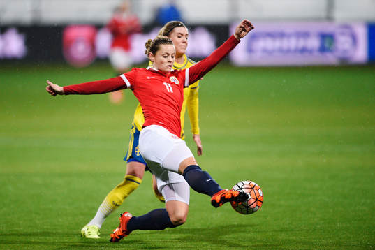 Norges Nora Holstad Berge och Sveriges Olivia Schough