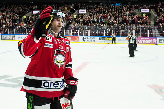 Malmö Redhawks Kent McDonell jublar