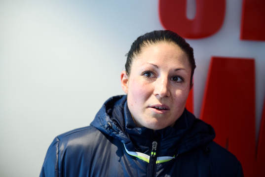 Sveriges Josefin Johansson bli intervjuad