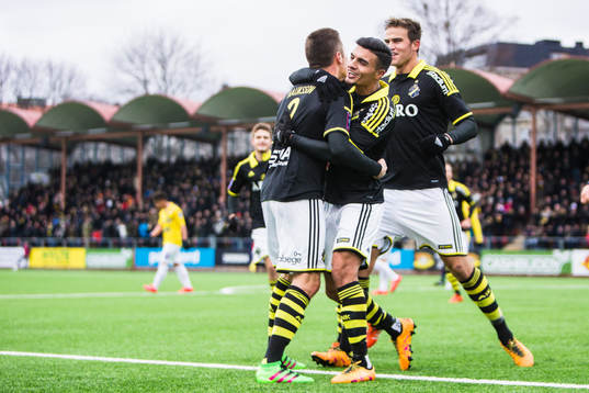 s Haukur Hauksson jublar med Ahmed Yasin och Eero Markkanen under fotbollsmatchen i Svenska Cupen mellan AIK och Falkenberg den 5 Mars 2016 i Solna. 