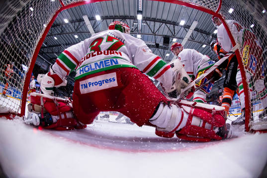 Modos målvakt Adam Reideborn