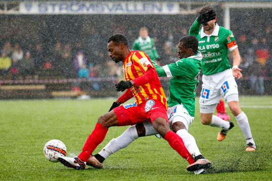 Ljungskiles Yussif Chibsah och Syrianskas Success Chimakpa