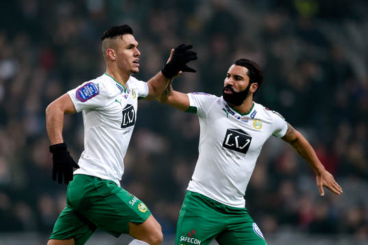 Hammarbys Alexssander Medeiros de Azeredo och Stefan Batan jublar efter 1-1 av Azeredo