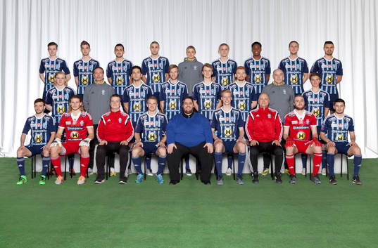Lagbild för Husqvarna den 8 mars 2016 i Husqvarna. Bakre ledet fr. v. Viktor Torstensson, Amer Ibragic, Ninos Khoshaba, Velimir Stankovic, Elin Hegestrand, David Svensson, Kyle Laborde, Edin Hamidovic, Malek Iskander. Mittenledet fr. v. Felix Jacobsson, Niclas Tagesson, Arber Hasani, Marc Axengren, Erik Hermansson, Anton Henningsson, Irfan Hotic, Eric Rosèn. Sittande fr. v. Semir Agovic, Marcus Harrysson, Peter Nykvist, Johan Karlefjärd, Issa Iskander, Kristofer Snarberg, Kjell Jacobsson, Martin Engström, Johan Ibrahim.
