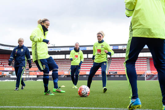 Sveriges Lisa Dahlkvist, Lina Nilsson och Olivia Schough