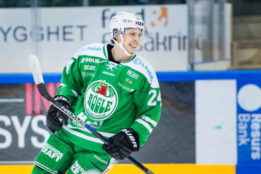 Rögles Erik Santesson jublar