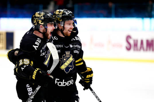 s Jonathan Andersson jublar