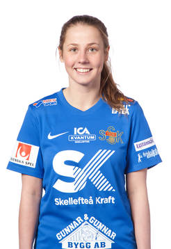 Olivia Holm poserar för ett porträtt den 10 mars 2016 i Umeå.