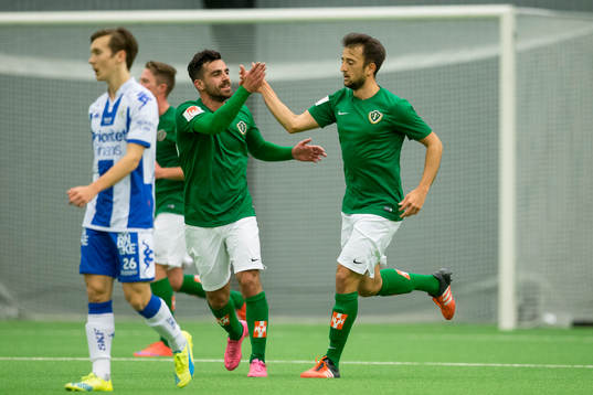 Jönköpings Robert Gojani jublar ihop med Liridon Silka