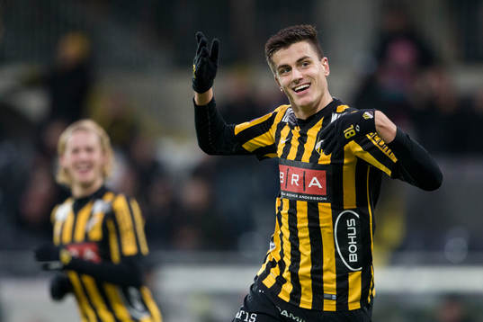 Häckens Alexander Jeremejeff jublar