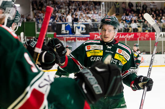 Tingsryds Niklas Enberg jublar