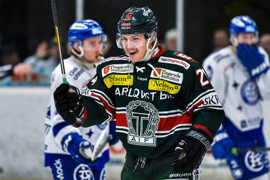 Tingsryds Jonathan Johnson jublar