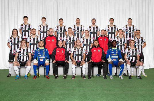Lagbild för Landskrona BoIS den 15 mars 2016 i Landskrona. Bakre ledet fr. v. Philip Ljung, Dennis Olofsson, Saber Azizi, Filip Pivkovski, Igor Arsenijevic, Alexander Tkacz, Eldin Besic.