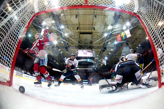 Frölundas Andreas Johnson  jublar