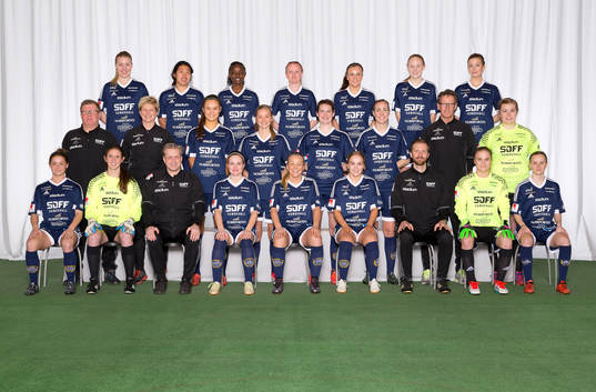 Lagbild för Sunnanå den 17 mars 2016 i Sundsvall. Bakre ledet fr. v. Amanda Hagelberg, Danielle Au, Ajara Nchout Njoya, Jonna Wistrand, Maxine Björkholm, Wilma Wärulf, Ida Mathiasson. Mittenledet fr. v. Håkan Carlson (Målvaktstränare), Elisabeth Leidinge (Målvaktstränare), Sara Schumertl, Sandra Sandberg, Irma Nordmark, Ida Markström, Per Persson (Lagansvarig) Jenny Nilsson. Sittande fr. v. Amanda Månsson, Megan Kufeld, Dick Svedin (Tränare), Isabelle Norberg, Emma Svärd, Paulina Byström, Kristoffer Vestin (Tränare), Moa Altin Elfving, Jenny Stadin.