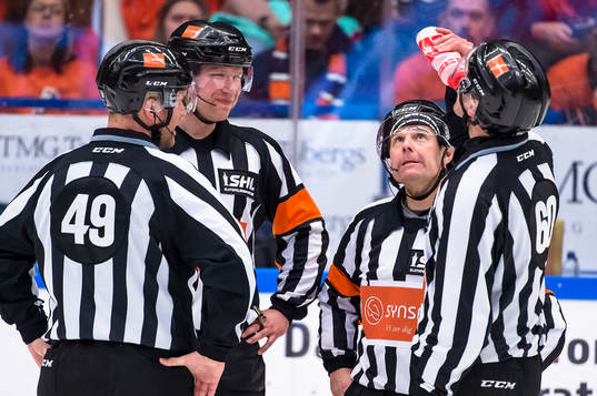 Domare Aleksi Rantala och Domare Wolmer Edqvist