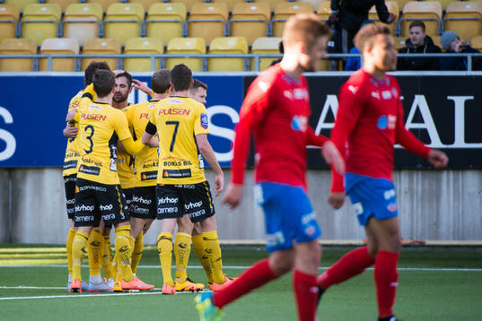 Elfsborgspelare jublar efter att ha gjort 1-0 genom Jörgen Horn