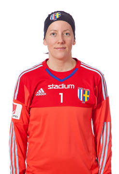 Målvakt Jenny Olsson poserar för ett porträtt den 29 mars 2016 i Göteborg.