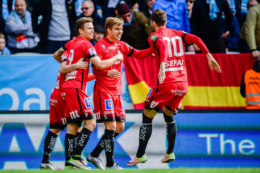 Norrköpings Nikola Tkalcico, Arnor Ingvi Traustason, Emir Kujovic  och Christoffer Nyman jublar efter 0-1