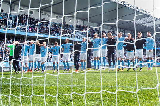 Malmö FFs spelare tackar publiken