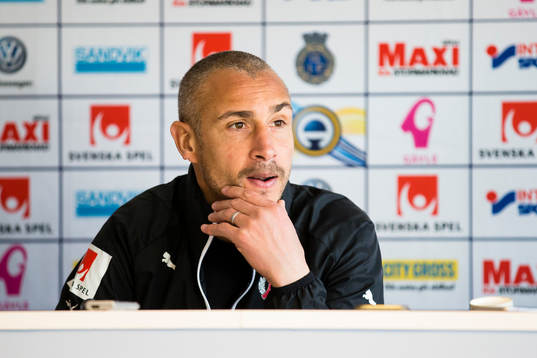 Helsingborgs manager Henrik Larsson på presskonferensen