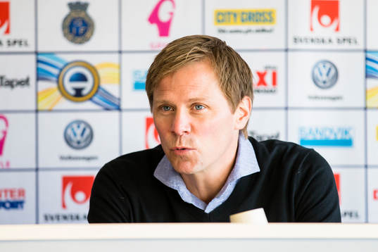 Gefles tränare Roger Sandberg på presskonferensen