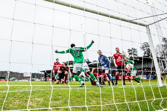 Ljungskiles Yussif Chibsah jublar efter mål av Gabriel Altemark-Vanneryr 