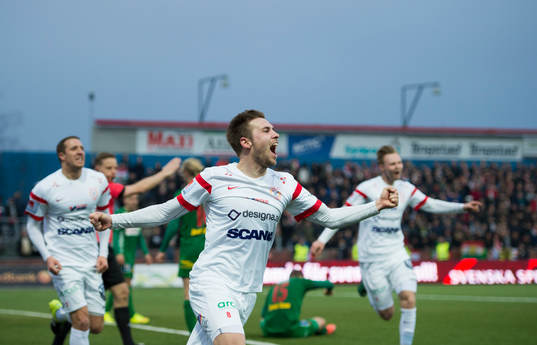 Assyriskas Daniel Sliper jublar