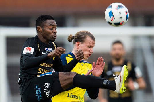 Syrianskas Success Chimakpa Nwousu och Ängelholms