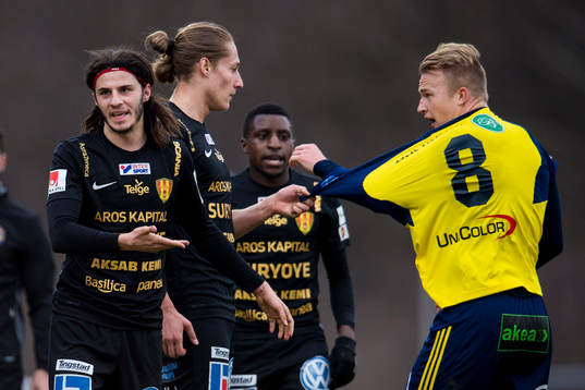 Bråkig situation mellan Syrianskas Stefan Ilic och Felix